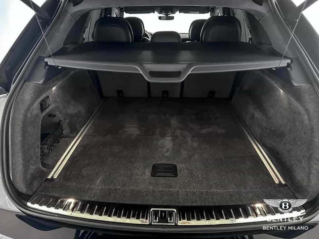 Bentley Bentayga 4.0 V8 Azure 25MY - BENTLEY MILANO 05/2025-photo-11