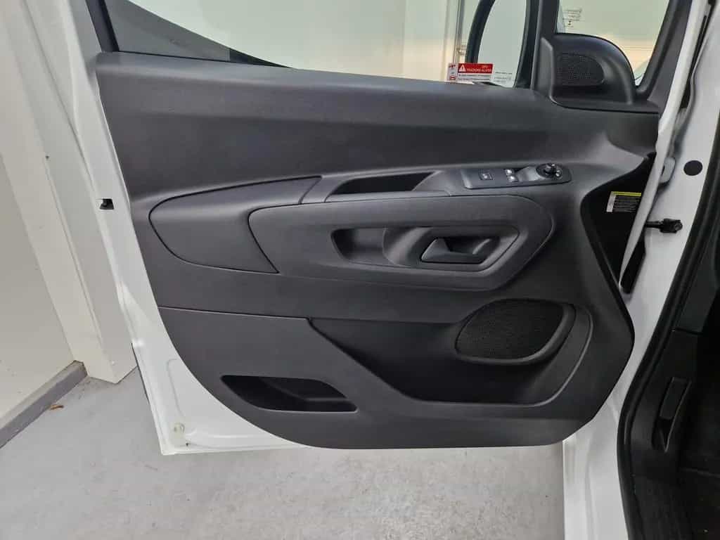 Opel Combo Cargo Edition 1.5 Diesel Kombi 05/2021-photo-26