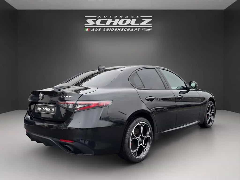 Alfa Romeo Giulia MY24 VELOCE *KLIMA*KAMERA*SHZ* 06/2024-photo-3