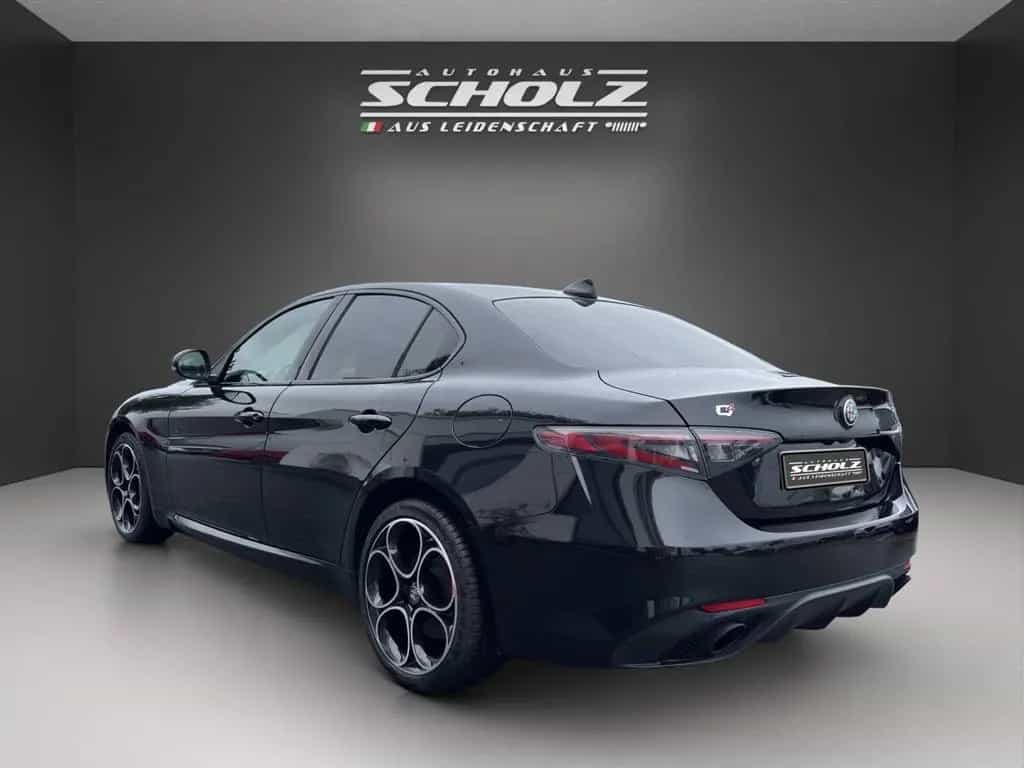 Alfa Romeo Giulia MY24 VELOCE *KLIMA*KAMERA*SHZ* 06/2024-photo-4