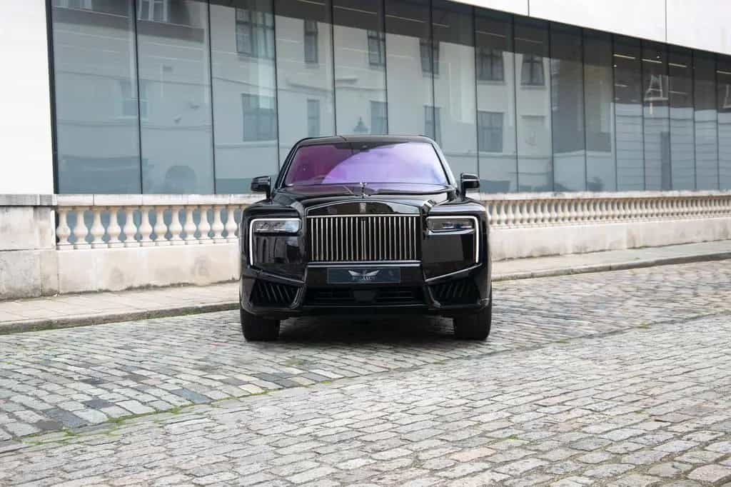 Rolls-Royce Cullinan - BLACK BADGE TRIM 10/2025-photo-2