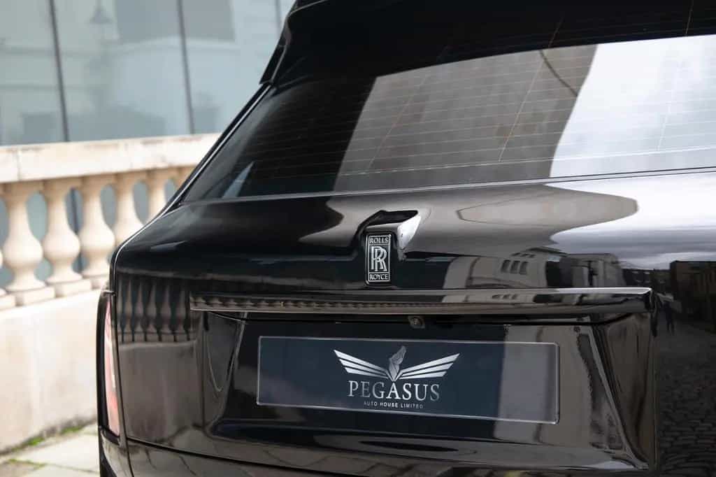 Rolls-Royce Cullinan - BLACK BADGE TRIM 10/2025-photo-6