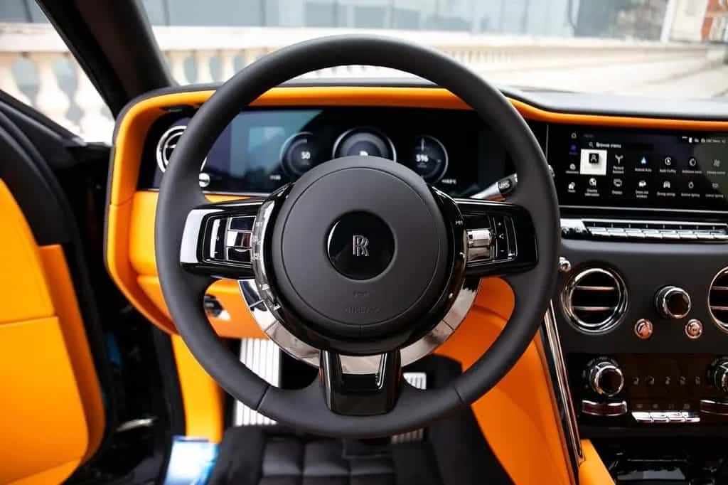 Rolls-Royce Cullinan - BLACK BADGE TRIM 01/2026-photo-10