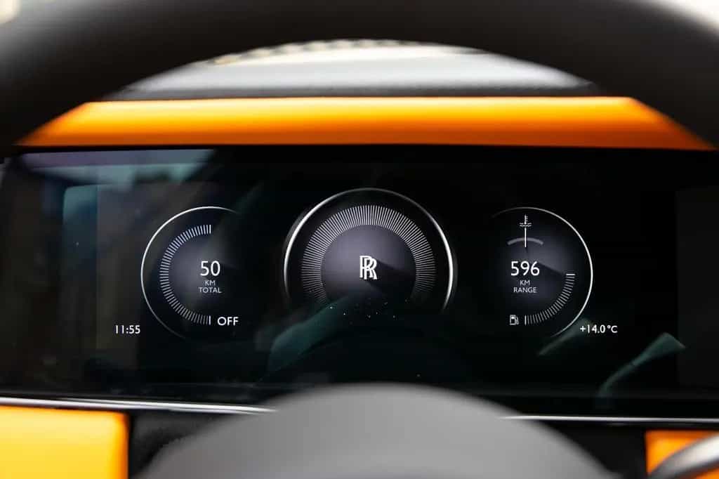 Rolls-Royce Cullinan - BLACK BADGE TRIM 01/2026-photo-12