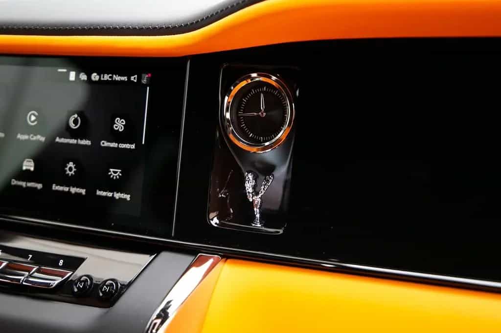 Rolls-Royce Cullinan - BLACK BADGE TRIM 01/2026-photo-15
