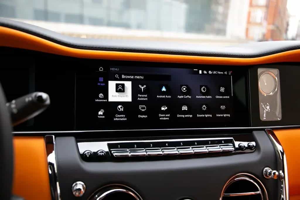 Rolls-Royce Cullinan - BLACK BADGE TRIM 01/2026-photo-17