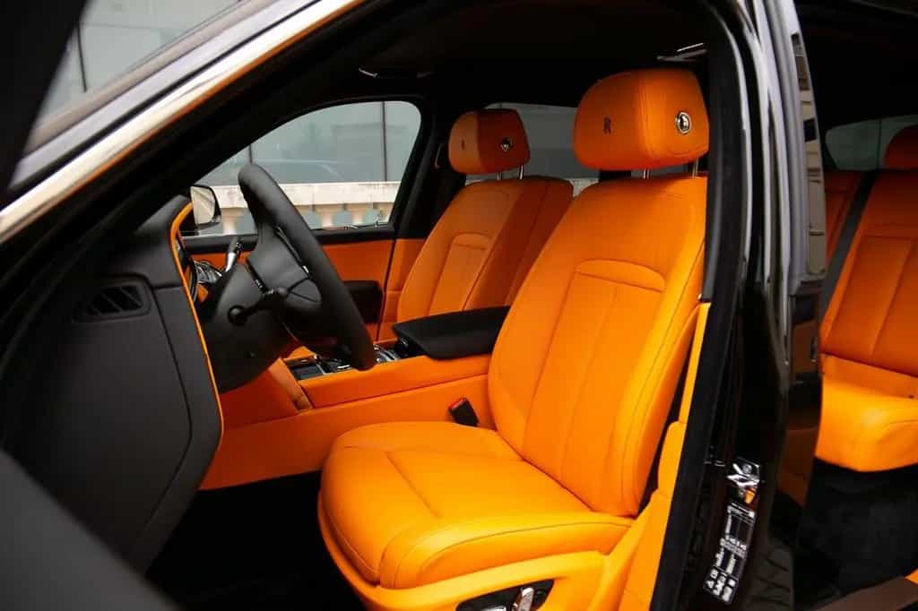 Rolls-Royce Cullinan - BLACK BADGE TRIM 01/2026-photo-20
