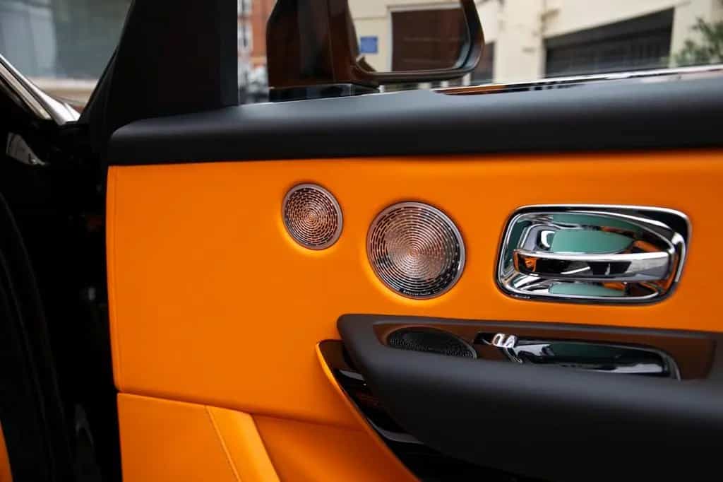Rolls-Royce Cullinan - BLACK BADGE TRIM 01/2026-photo-21