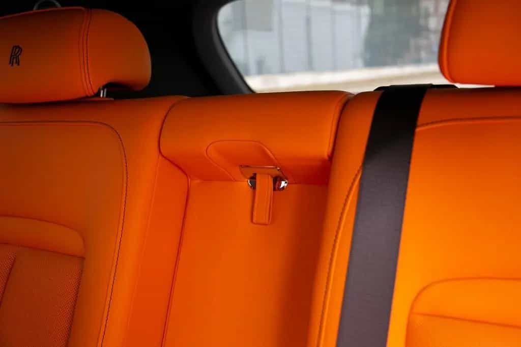 Rolls-Royce Cullinan - BLACK BADGE TRIM 01/2026-photo-23