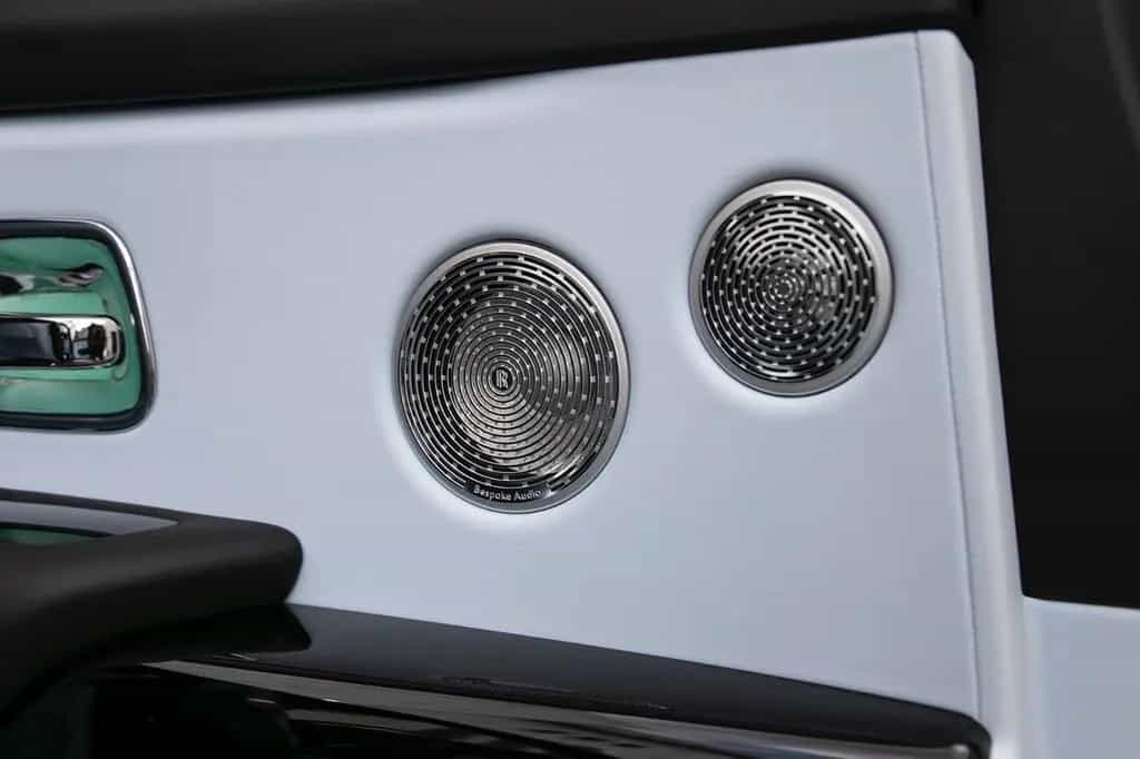 Rolls-Royce Cullinan - BLACK BADGE TRIM 01/2026-photo-16