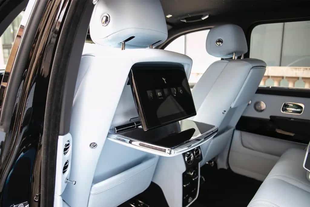 Rolls-Royce Cullinan - BLACK BADGE TRIM 01/2026-photo-20