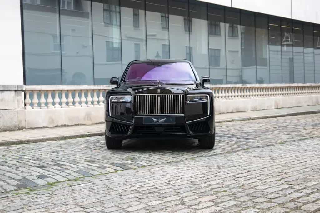 Rolls-Royce Cullinan - BLACK BADGE TRIM 01/2026-photo-3