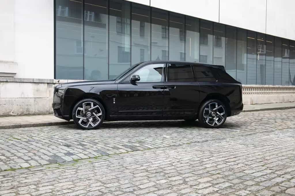 Rolls-Royce Cullinan - BLACK BADGE TRIM 01/2026-photo-7