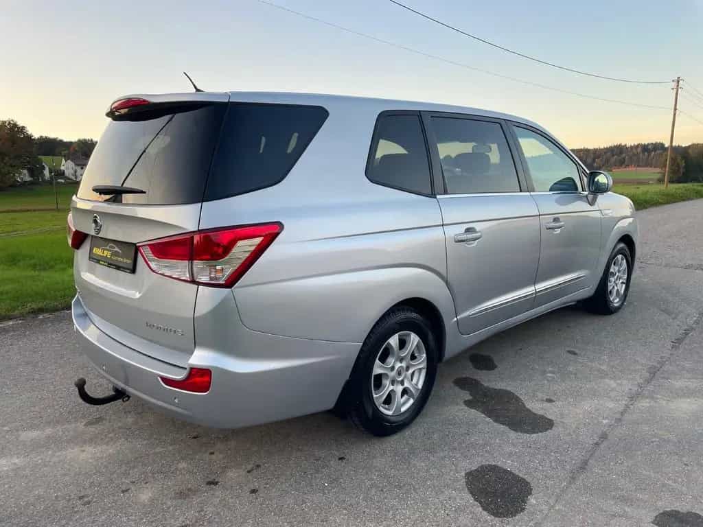 Ssangyong Rodius 2.2 Diesel e-XDi 220 Crystal Plus 2WD 11/2016-photo-4