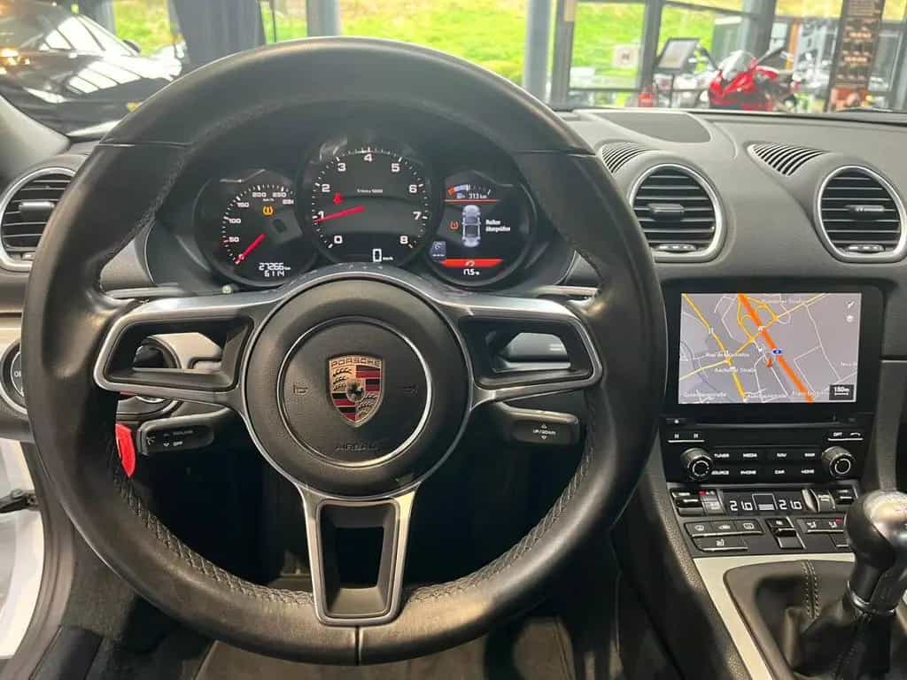 Porsche 718 Boxster - Cabrio - 2.0L 12/2016-photo-10