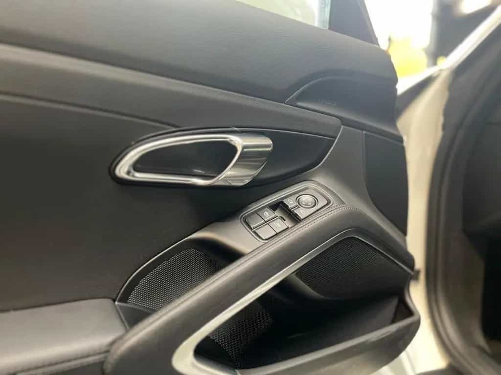 Porsche 718 Boxster - Cabrio - 2.0L 12/2016-photo-8