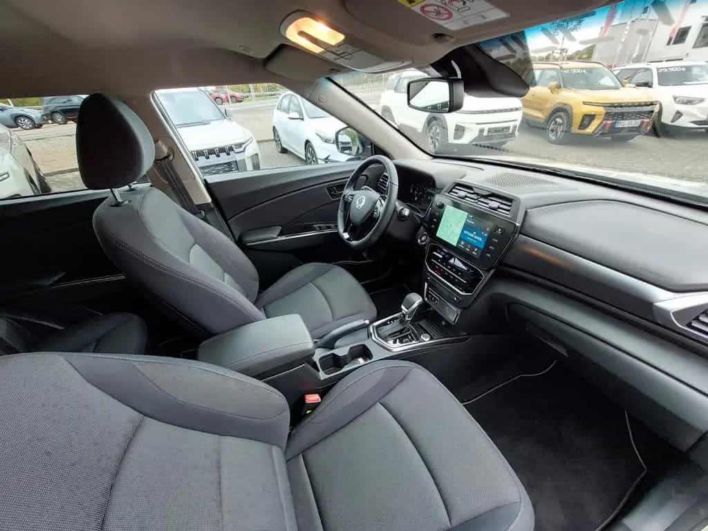 KGM Tivoli 1.5 T-GDI 4WD Automatik Black 2-Tone 08/2025-photo-10