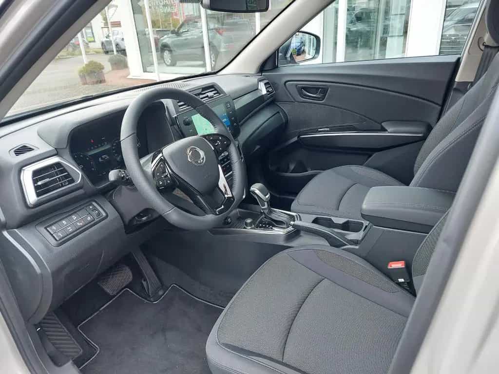 KGM Tivoli 1.5 T-GDI 4WD Automatik Black 2-Tone 08/2025-photo-6