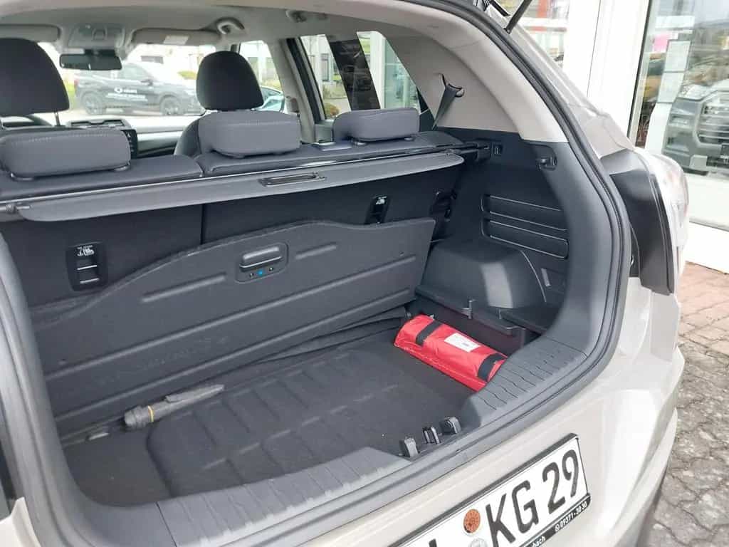 KGM Tivoli 1.5 T-GDI 4WD Automatik Black 2-Tone 08/2025-photo-9