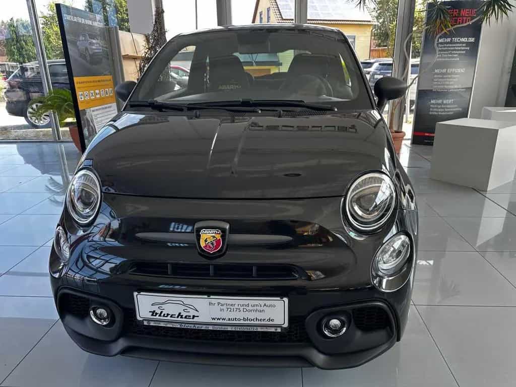 Abarth 695 75 Anniversario 180 PS Schaltgetriebe 06/2024-photo-1
