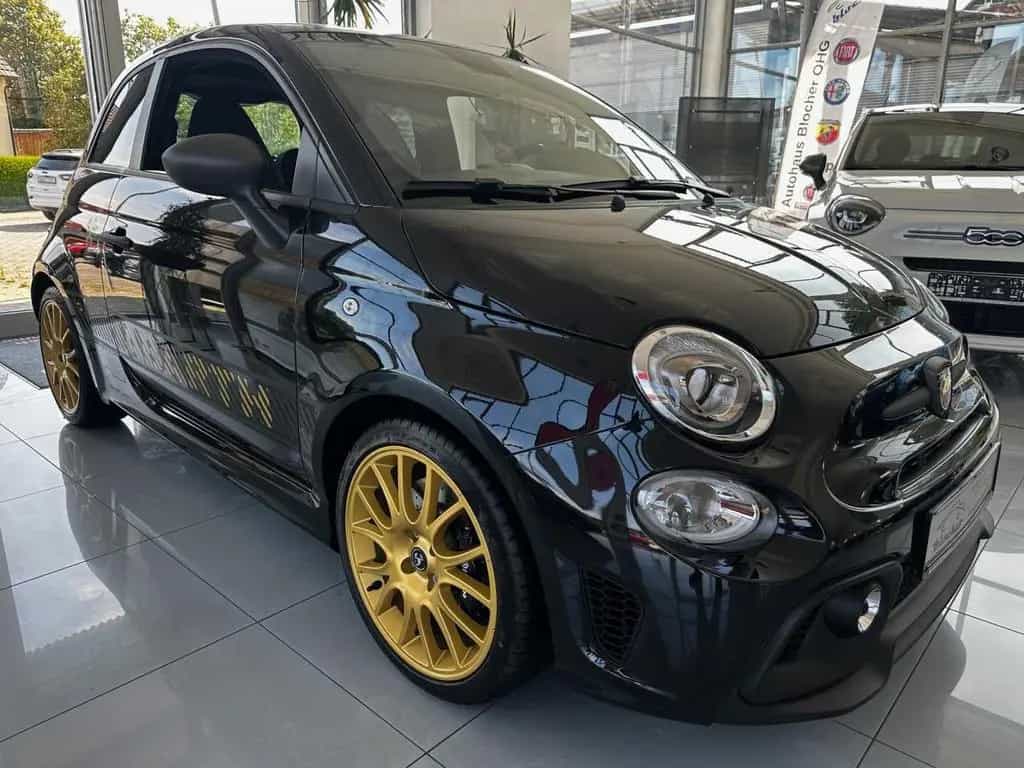 Abarth 695 75 Anniversario 180 PS Schaltgetriebe 06/2024-photo-2