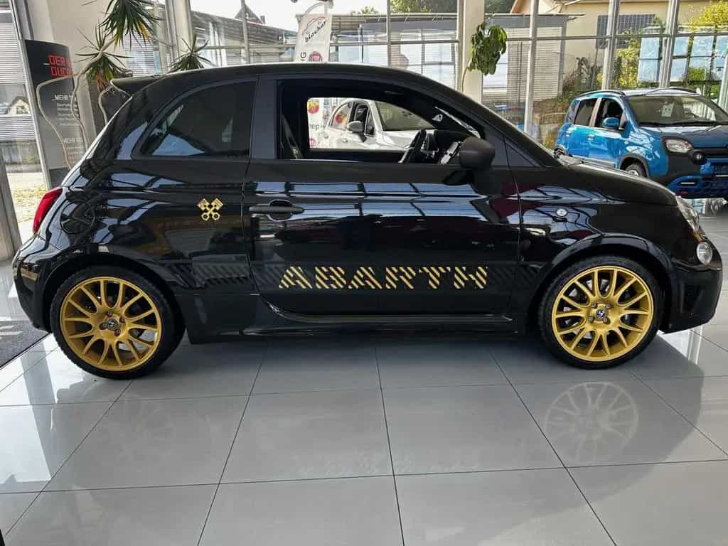 Abarth 695 75 Anniversario 180 PS Schaltgetriebe 06/2024-photo-3
