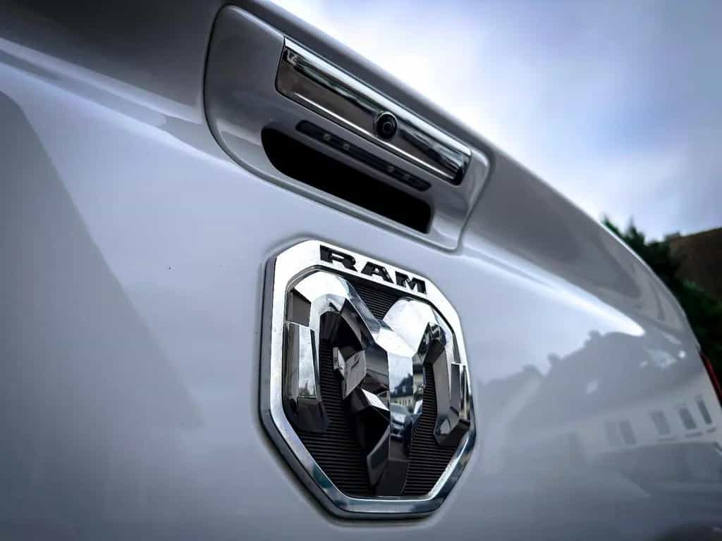 Dodge RAM 5.7 4x4*LARAMIE*LED*ALPINE*AHK*GARANTIE 12/2022-photo-13