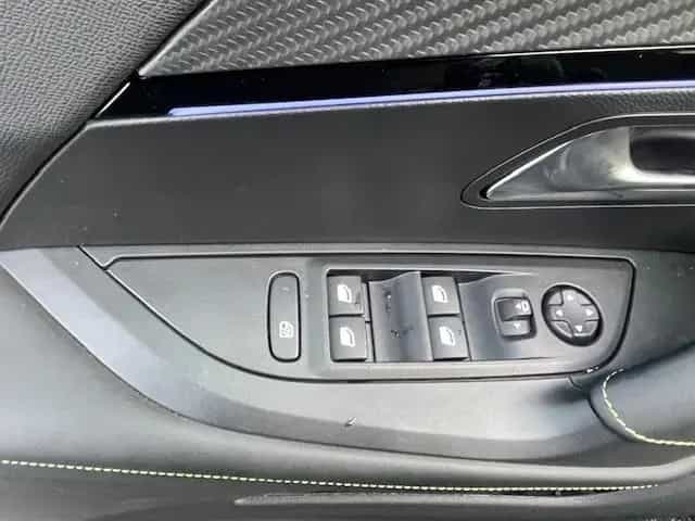 Peugeot 2008 GT MHEV 145 e-DSC+Navi+Sitzhzg.+Apple+And 03/2025-photo-15