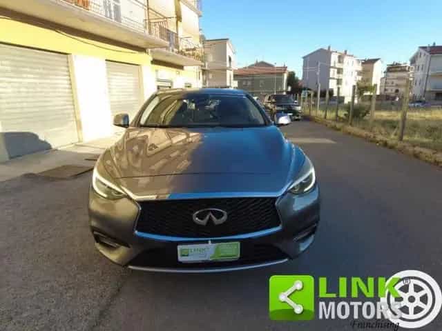 Infiniti Q30 INFINITI Q30 1.5 diesel 05/2016-photo-1