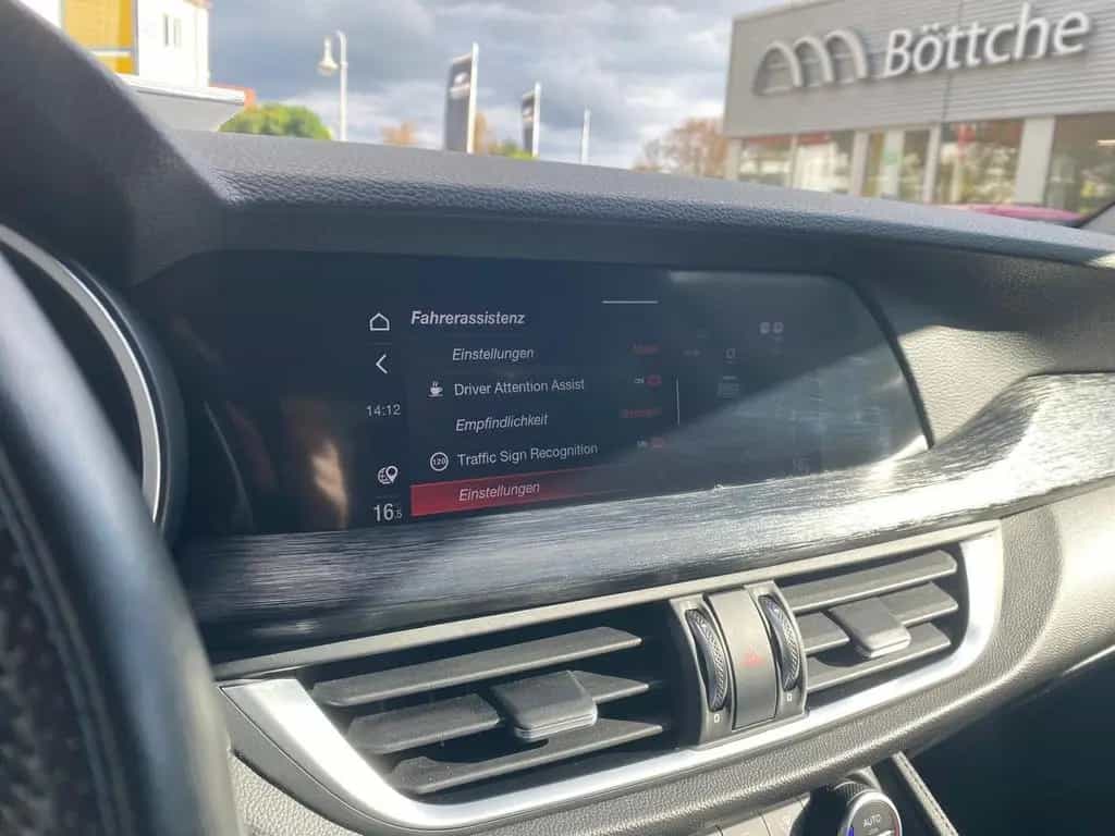 Alfa Romeo Stelvio Lusso Q4 2.2 / KEYLESS/ ASSIST/ el. Heck 11/2020-photo-23