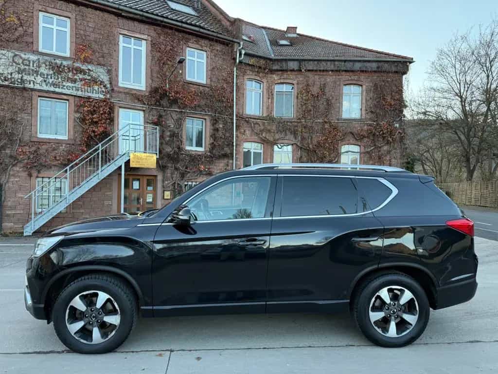 Ssangyong REXTON 2.2 Diesel Sapphire 4WD/NaviLeder/7Sitzer 06/2018-photo-3