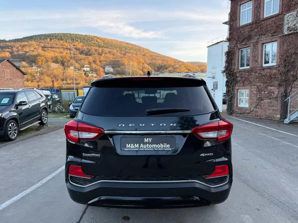 Ssangyong REXTON 2.2 Diesel Sapphire 4WD/NaviLeder/7Sitzer 06/2018-photo-6