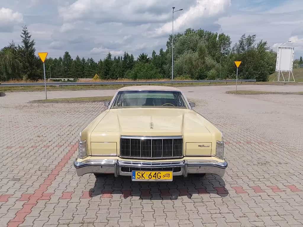 Lincoln Continental Town Car 1975 02/1975-photo-0