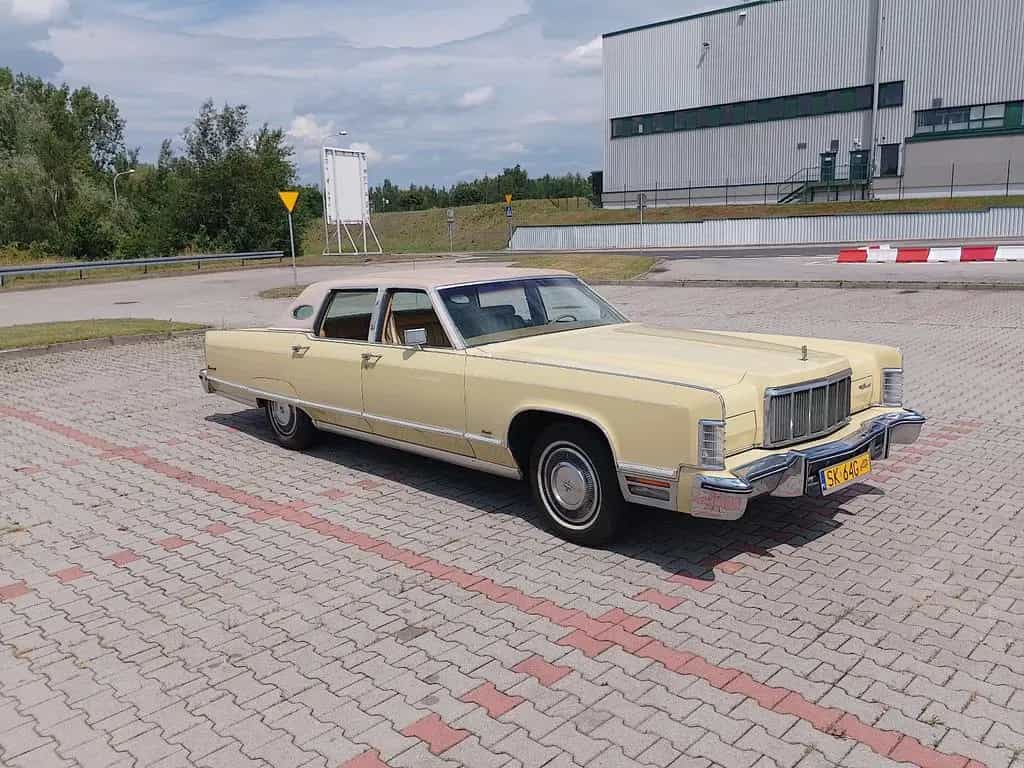 Lincoln Continental Town Car 1975 02/1975-photo-1