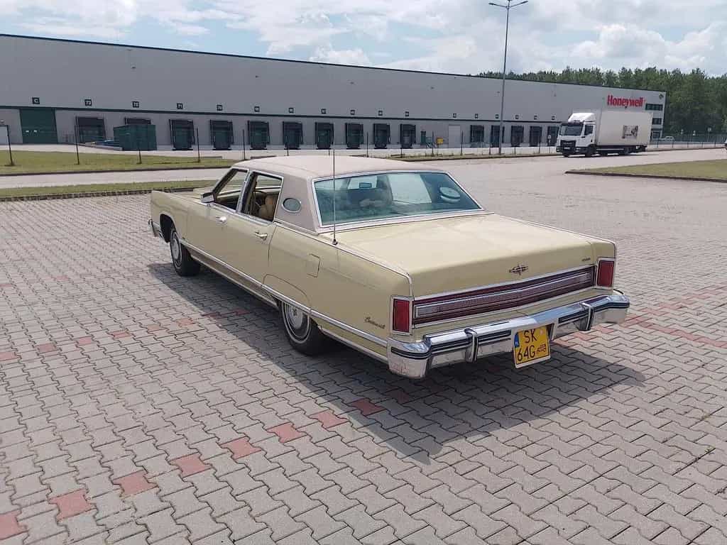 Lincoln Continental Town Car 1975 02/1975-photo-5