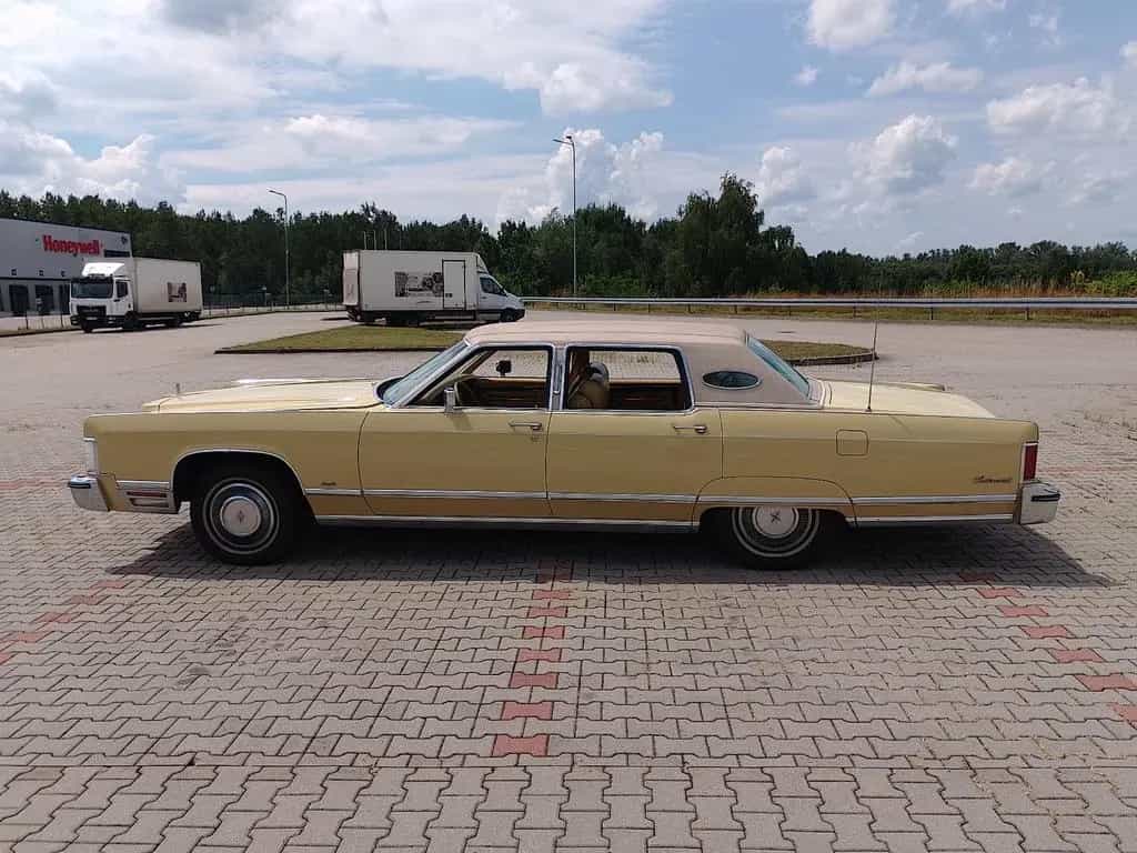 Lincoln Continental Town Car 1975 02/1975-photo-6