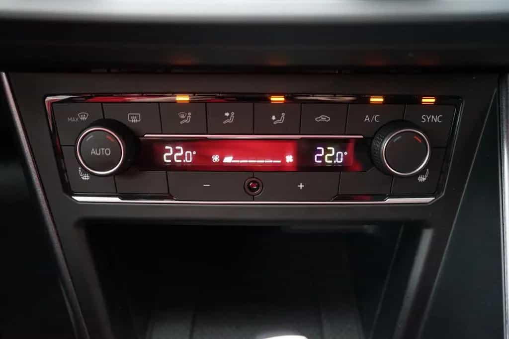 Volkswagen Polo VI 1.0 TSI R-Line DSG LED Navi ACC DAB PDC 02/2021-photo-13