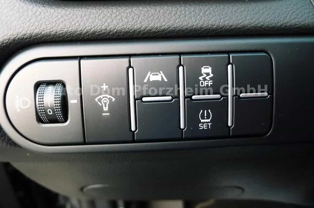 Kia Ceed 1.5T DCT7 SPIRIT /NAVI/UVO 12/2024-photo-12