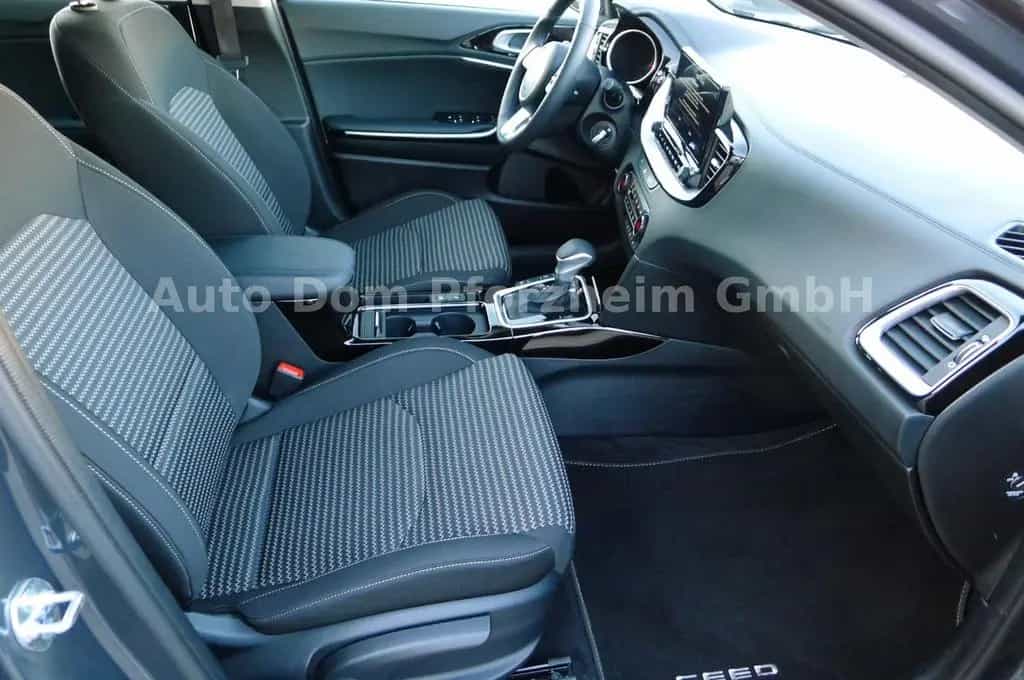 Kia Ceed 1.5T DCT7 SPIRIT /NAVI/UVO 12/2024-photo-5