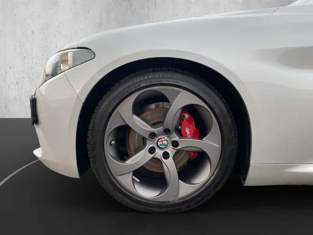 Alfa Romeo Giulia 2.2 JTDM Super *AHK*Winterpaket*Navi* 08/2017-photo-10