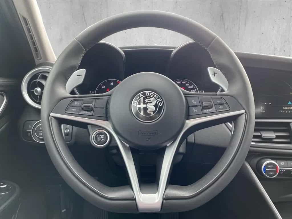 Alfa Romeo Giulia 2.2 JTDM Super *AHK*Winterpaket*Navi* 08/2017-photo-12