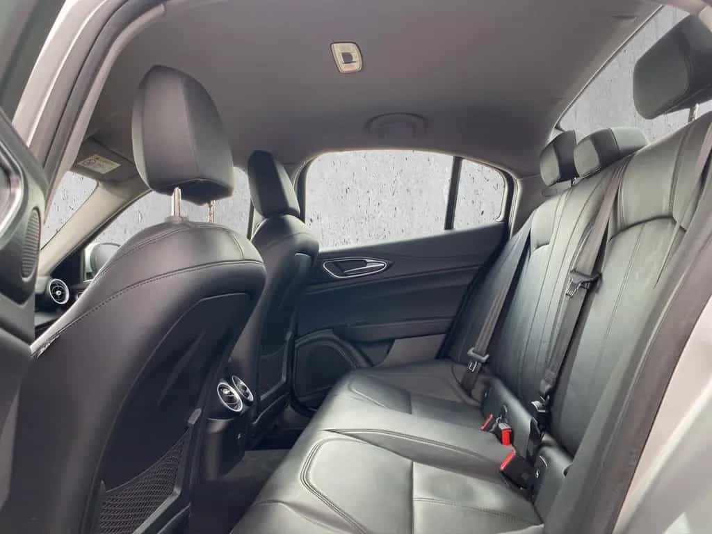 Alfa Romeo Giulia 2.2 JTDM Super *AHK*Winterpaket*Navi* 08/2017-photo-15