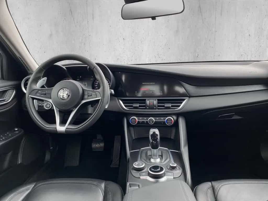 Alfa Romeo Giulia 2.2 JTDM Super *AHK*Winterpaket*Navi* 08/2017-photo-16