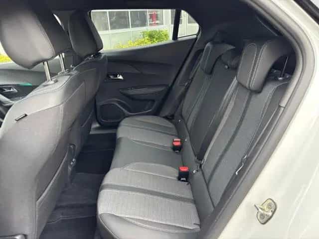 Peugeot 2008 Allure Pack 130 Navi+SH+Kamera+LED 07/2023-photo-14