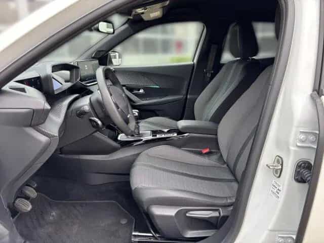 Peugeot 2008 Allure Pack 130 Navi+SH+Kamera+LED 07/2023-photo-7