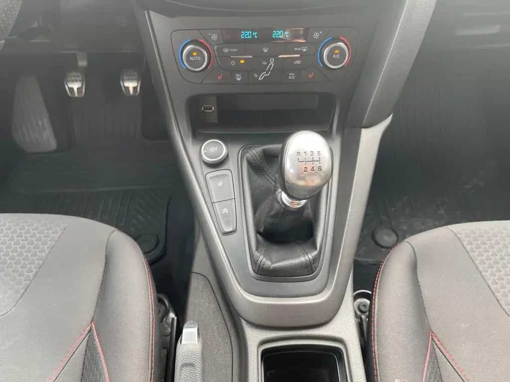 Ford Focus Turnier 1.5 EcoBoost ST-Line Navi|Xenon... 04/2018-photo-8