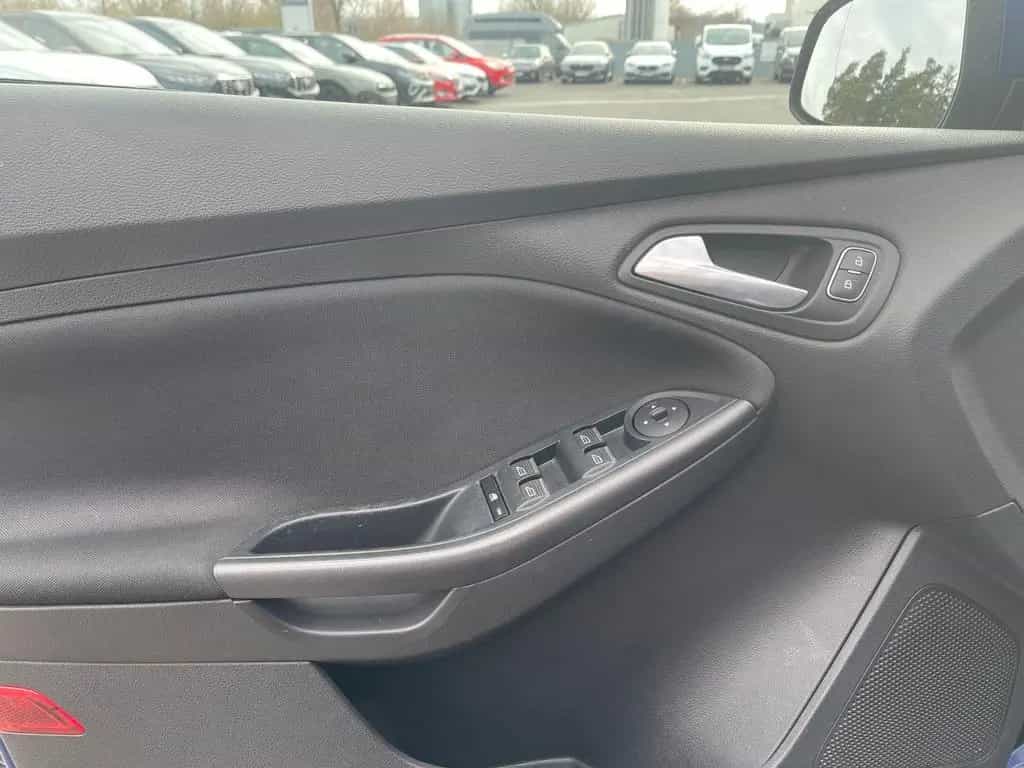 Ford Focus Turnier 1.5 EcoBoost ST-Line Navi|Xenon... 04/2018-photo-9