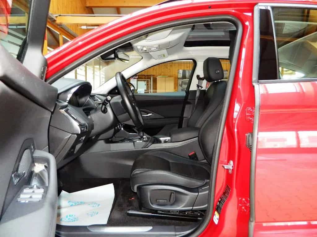 Jaguar E-Pace D240 AWD 9G Autom/Leder/LED/Navi/AHK/Pano 02/2019-photo-8