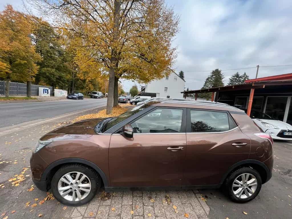 Ssangyong Tivoli 1.6 e-XGi 160  2WDKLIMATRONIC EURO/6 03/2015-photo-4
