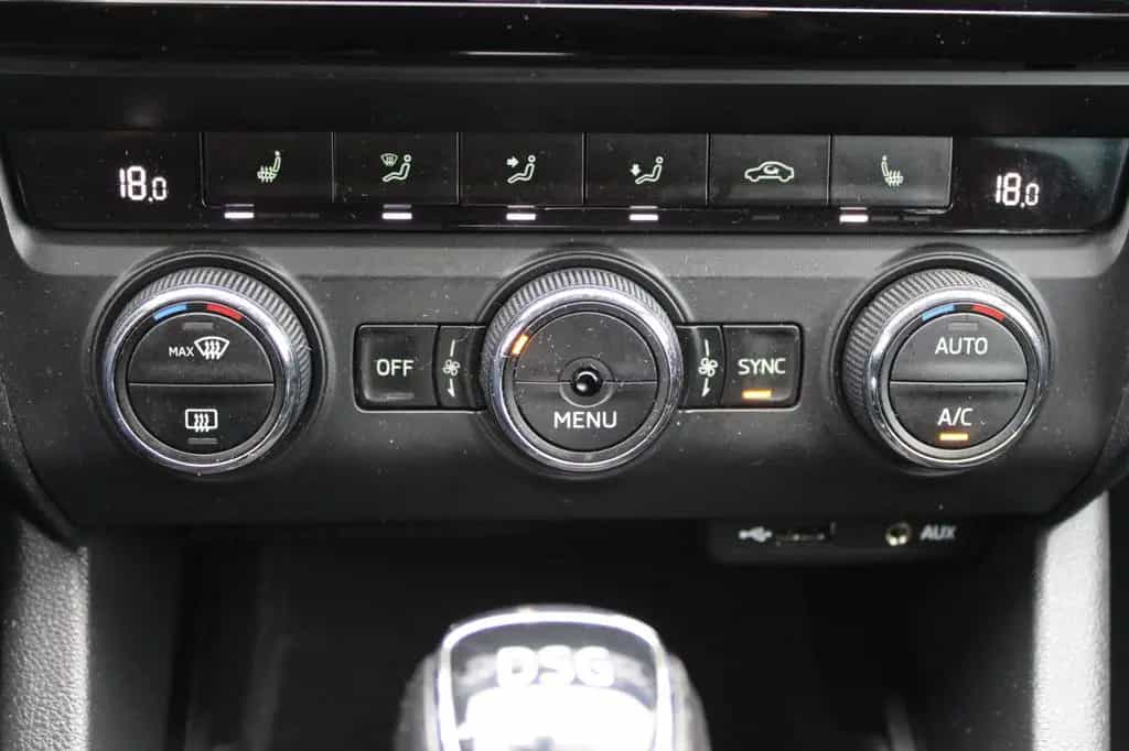 Skoda Octavia 2.0l Combi RS 07/2016-photo-11
